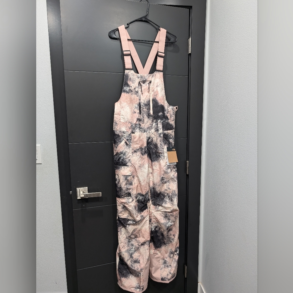 The North Face Freedom Insulated Snowpants NEW WITH TAGS